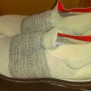 Adidas ultra boost laceless